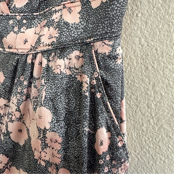 Marciano Women’s Silk Dress Size Small Grey Pink Mini with Pockets - Picture 3 of 5
